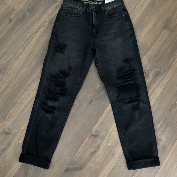 American Eagle Outfitters Denim - American eagle black distressed mom jeans